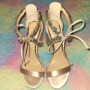BADGLEY MISCHKA Women’s Jewel Beige Satin Heels Pumps Shoes Size 6